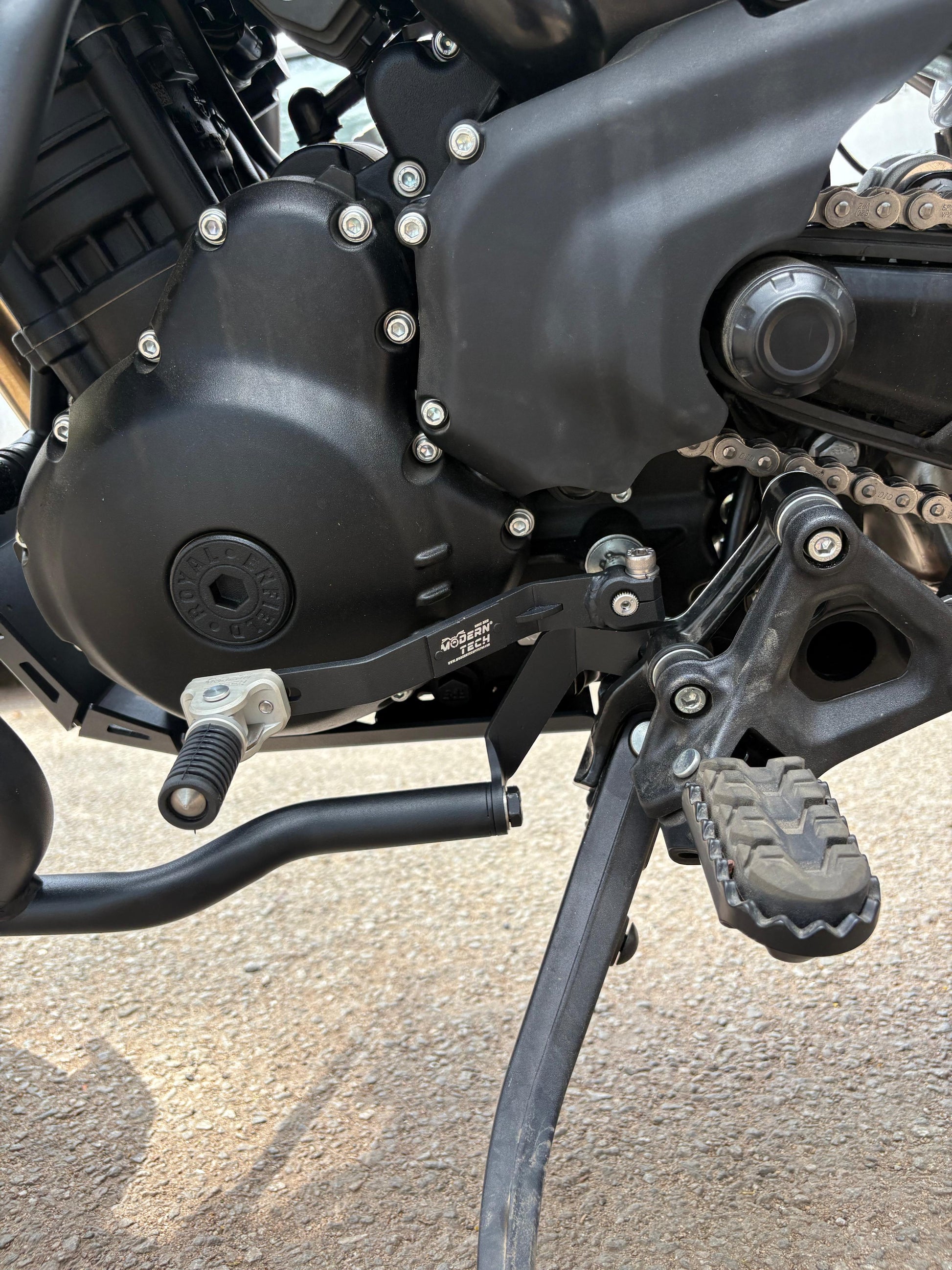 adjustable gear Foldable & Adjustable Gear Lever for Himalayan 450 – Modern Tech